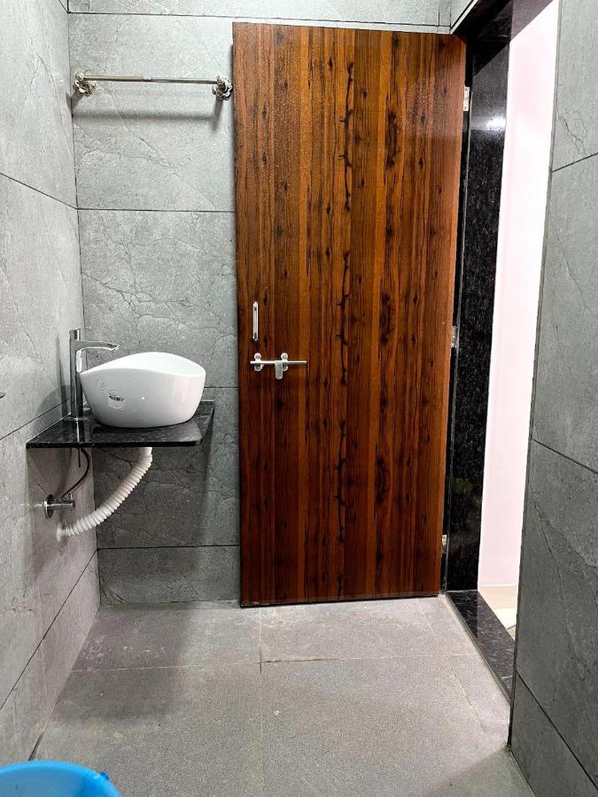 Gayatri Homestay Ratnagiri Exterior photo